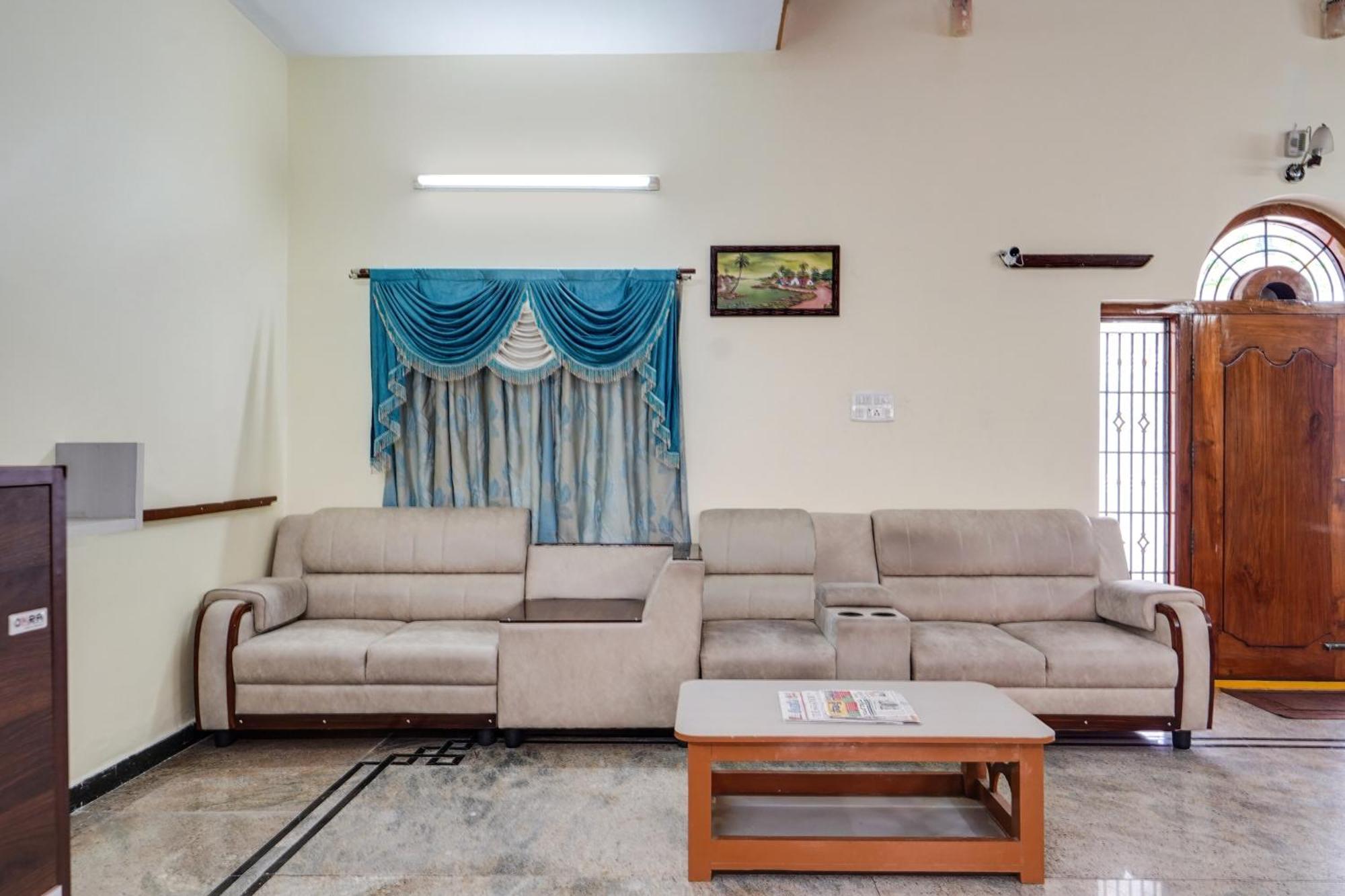 טירופאטי Collection O Mahika Homestay מראה חיצוני תמונה