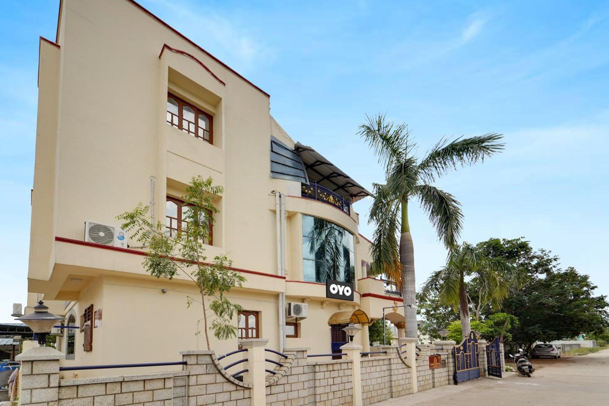 טירופאטי Collection O Mahika Homestay מראה חיצוני תמונה